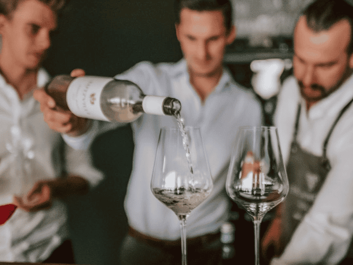 Munich: Romantic Wine Experience for Two at Viktualienmarkt - Who Should Book This Experience?