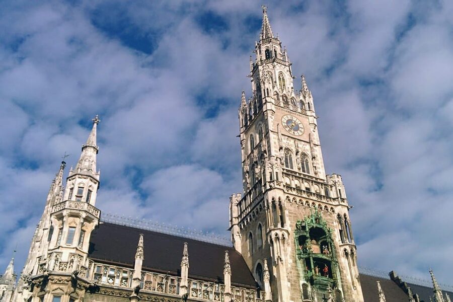 Munich: Self-guided sightseeing scavenger hunt for families - Delivery and timing details you should not miss