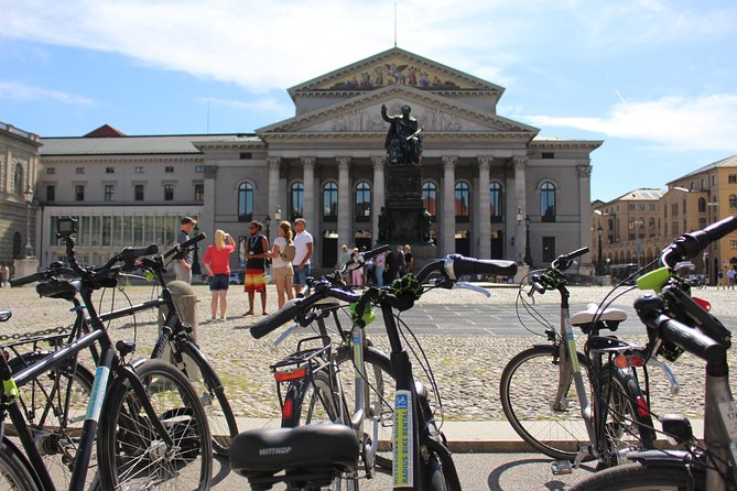 Munich Small-Group Bike Tour - A break at the Chinese Tower beer garden