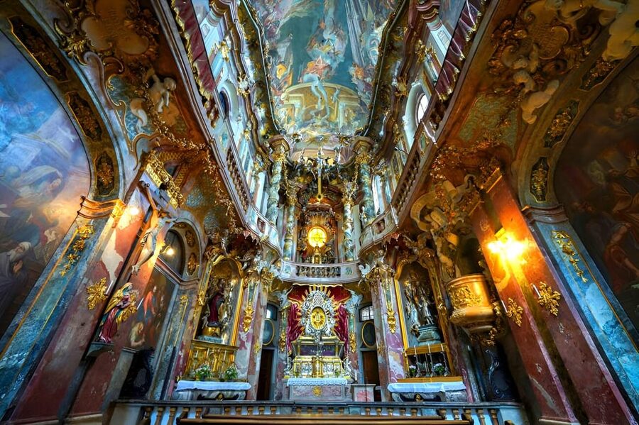 Munich: Spanish Guitar & Bach Toccata at Asamkirche - What the one-hour format means for your evening