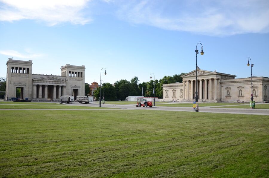 Munich: Third Reich Guided City Walking Tour - The Hofbräuhaus and Munich’s political past