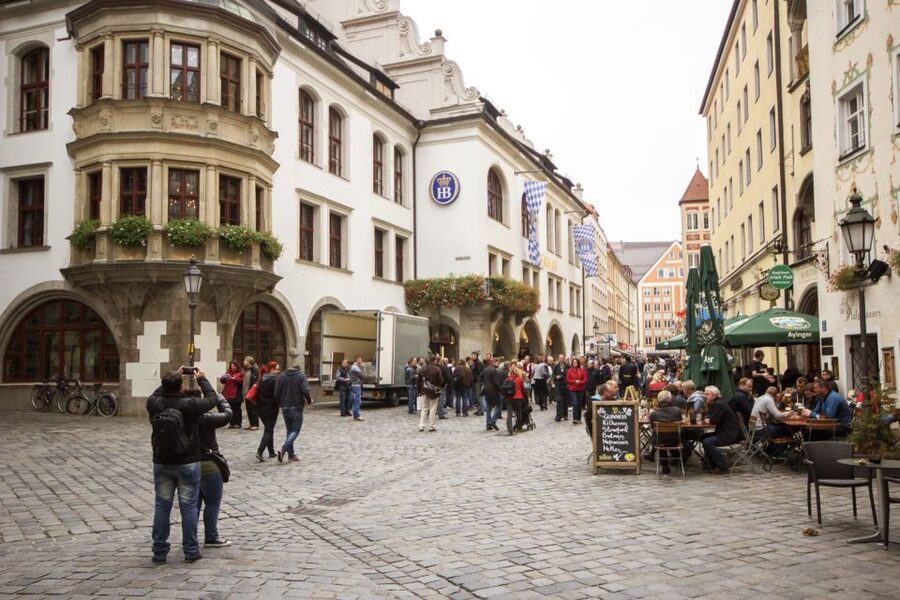 Munich: Third Reich & WWII Walking Tour - Feldherrnhalle and the failed 1923 coup
