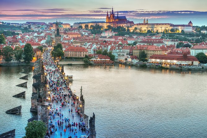 Munich to Prague - Private Transfer with 2 hours of Sightseeing - The private car and luggage advantage