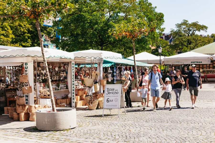 Munich: Viktualienmarkt Food Tour - Starting near Marienplatz and entering Munich’s food center
