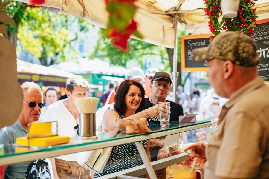 Munich: Viktualienmarkt Food Tour - A practical tour for families and first-time visitors
