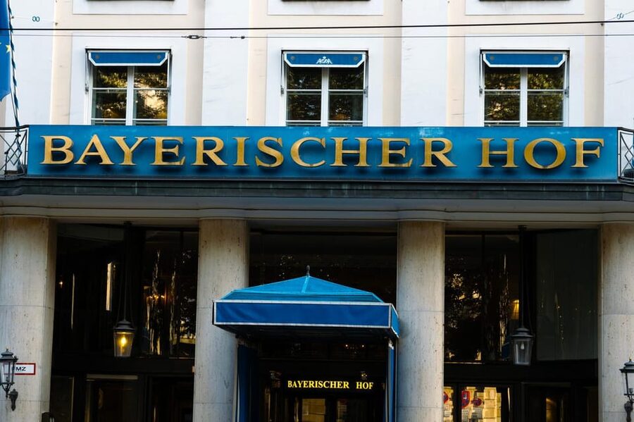 Munich: Walking tour of the old town with all your senses - A private group changes the pace