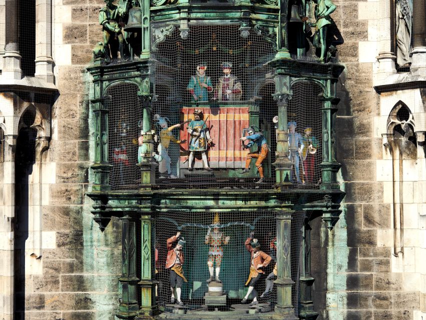 Munich: Walking Tour Old Town and Viktualienmarkt - The Residenz and Bavarian royal power