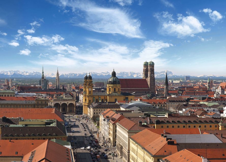 Munich: Walking Tour Old Town and Viktualienmarkt - Odeonsplatz, the Feldherrnhalle, and Theatinerkirche