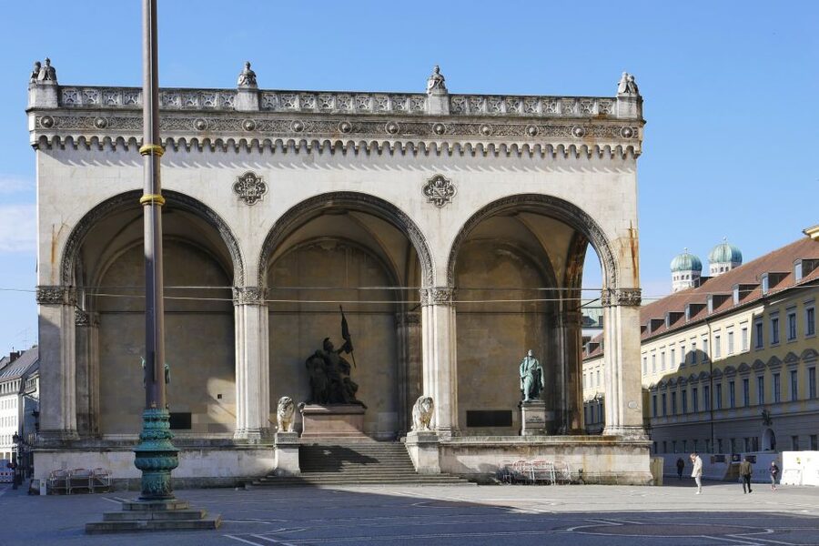 Munich: Walking Tour Old Town and Viktualienmarkt - Starting at Marienplatz and the New Town Hall