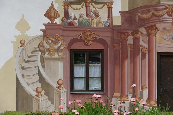 Neuschwanstein Castle and Linderhof Palace Day Trip from Munich - Linderhof Palace, Ludwig’s intimate royal retreat