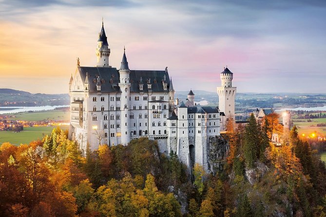 Neuschwanstein Castle & more - Private Tour from Munich - Hohenschwangau and Ludwig’s early years