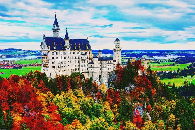 Neuschwanstein Castle Skip-the-Line Private Tour for Groups - Oberammergau leaves room for lunch and browsing