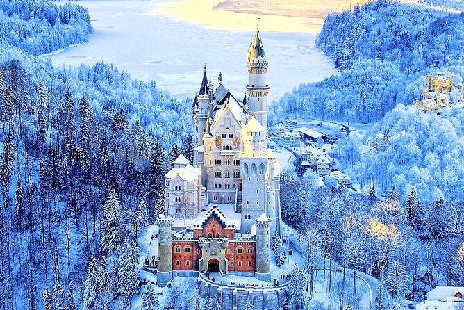 Neuschwanstein Exclusive Romantic Winter Tour INCL. TICKETS - Marienbrücke and the famous castle view
