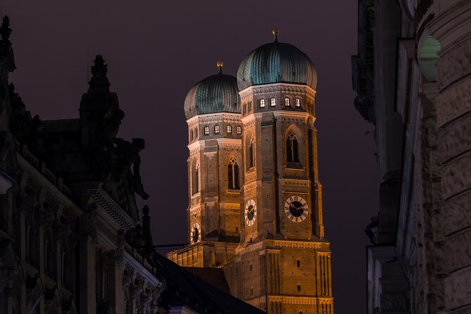 Night watchman torchlight tour in Munich - Starting at the Toy Museum beside Marienplatz