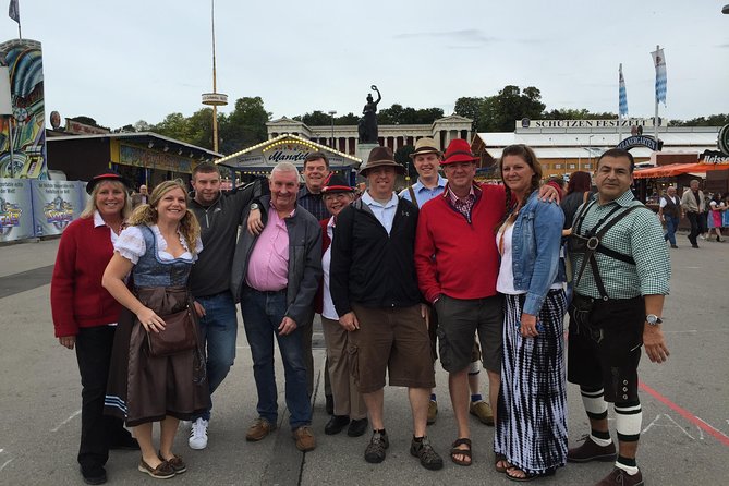 Oktoberfest Tour with table and unlimited beer - Four hours at the reserved table