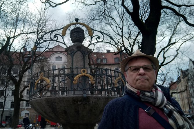 Paul's Welcome Walking Tour in Old Town Munich - Karlstor sets the starting point