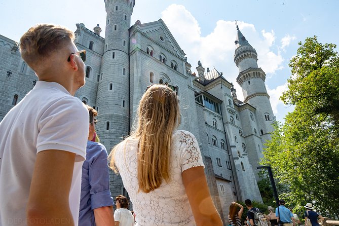 Premium Neuschwanstein Castle and Linderhof VIP Tour from Munich - Linderhof: Ludwig’s intimate palace