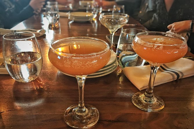 PRIVATE - Best Munich Cocktail Tour - all inclusive - Odeonsplatz and Munich’s Trendier Strip