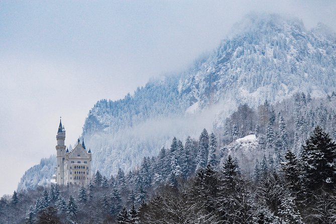 Private Castle Tour from Munich: Neuschwanstein, Hohenschwangau, and Linderhof - Guide quality can make or break the day