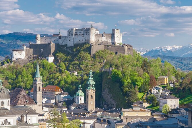 Private day trip from Munich to Eagle's Nest, Salzburg and back - Two famous stops, one very full day