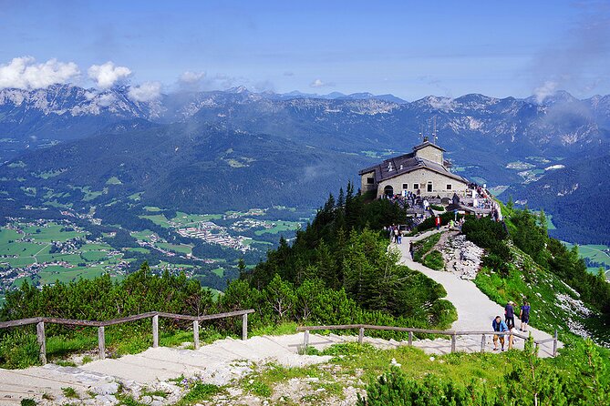 Private Eagles Nest & WWII Doku Center Tour incl. Tickets & Lunch - Reaching Eagle’s Nest by bus and elevator