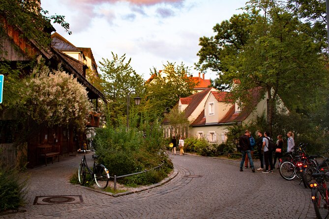Private Highlights of Munich Bike Tour with Beer Garden Stop - Wiener Platz brings the local pause