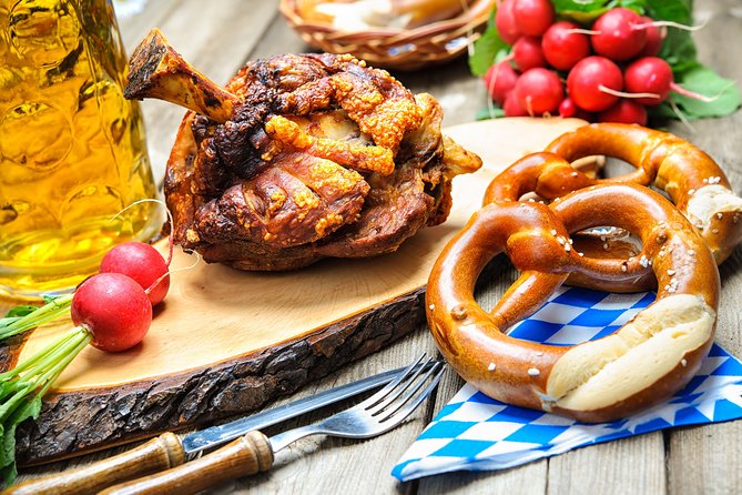 Private Munich Beer Hall Tour with 3-Course Meal & Beer Tastings - Quick stops at Munich’s famous landmarks