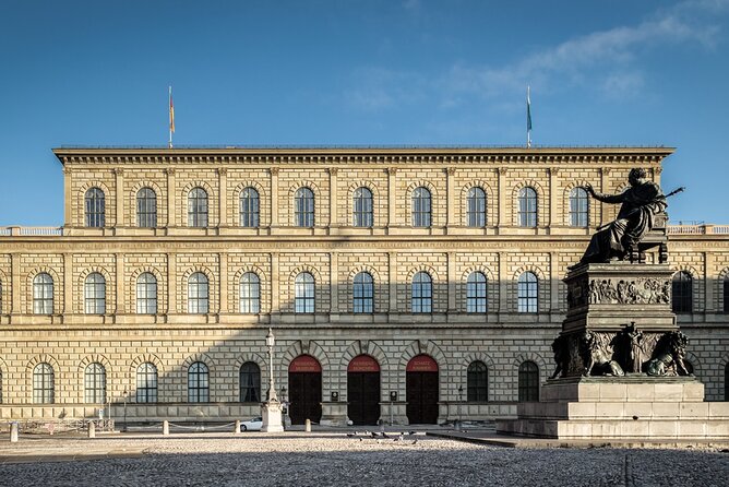 Private Munich Tour with hotel pickup - Viktualienmarkt and everyday Munich