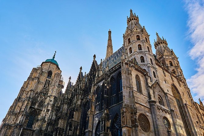Private Transfer from Munich to Vienna with 2 hours for sightseeing - The two-hour break: choosing between Hallstatt, Melk, and Salzburg