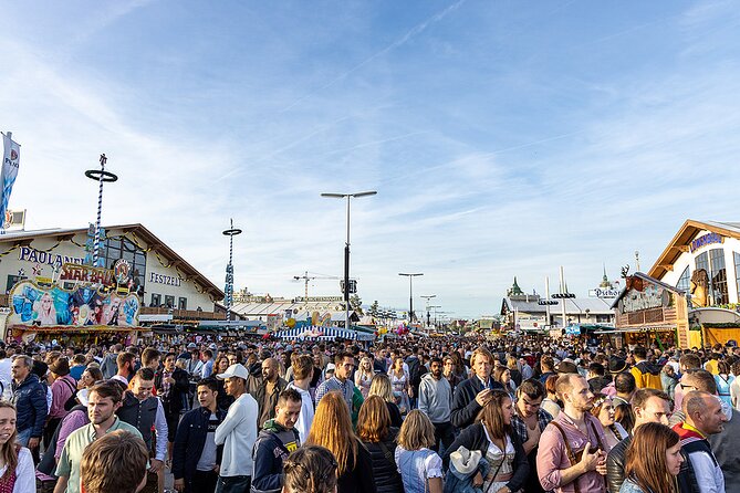 Private VIP Oktoberfest, Table, 3-Course-Menu, Beer & Champagne - What makes Sepp’s role useful