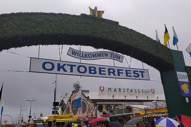 Private VIP Oktoberfest, Table, 3-Course-Menu, Beer & Champagne - Is the VIP setting really quieter?