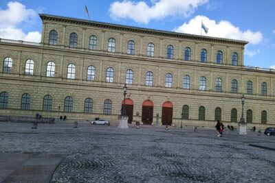 Residence Munich Private Tour including entrance ticket