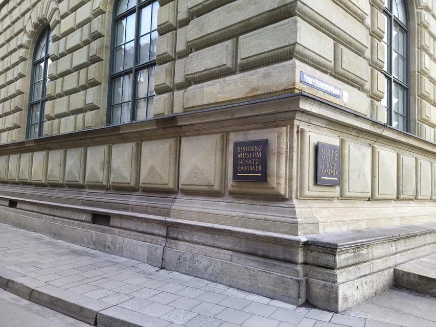 Residence of Munich private tour with skip the line ticket - The royal stories behind the rooms