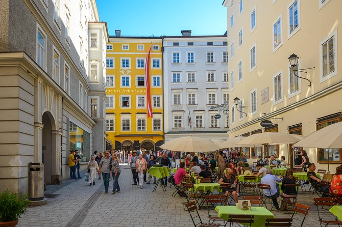 Salzburg and Lake District Day Tour from Munich - Winter changes the trip