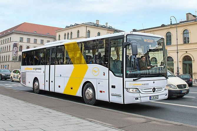 Shared Arrival Transfer: Munich Airport to Munich Central Station - Finding the airport pickup point