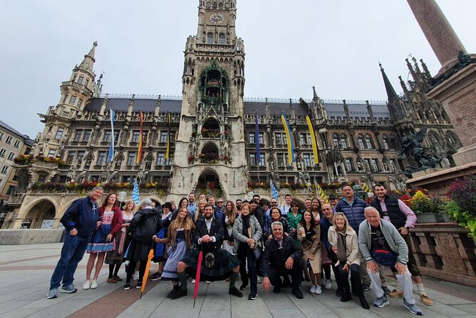 The Old Town Walking Tour: Munich - The Old Town Hall and the Juliet statue