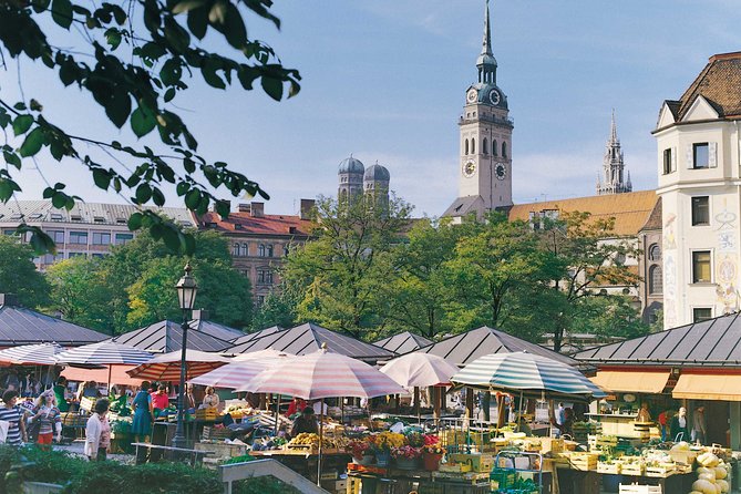 Viktualienmarkt tasting tour - Cheese, fruit, and a wider look at the stalls
