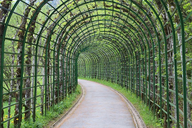 VIP Day Trip Neuschwanstein and Linderhof Castle from Munich - Linderhof offers a calmer first stop